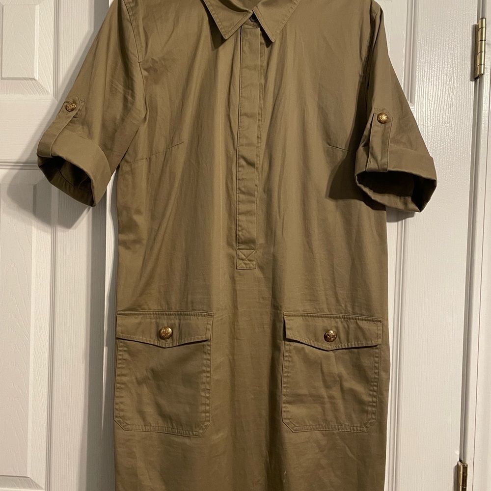 Casual nice fit for shopping, going on a casual date, out with girls.